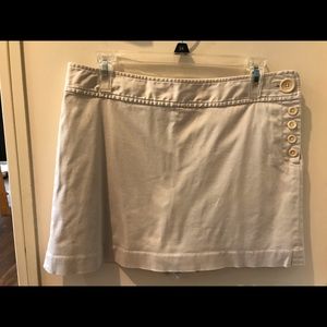 Ann Taylor Button accent tan skort 10 Petite